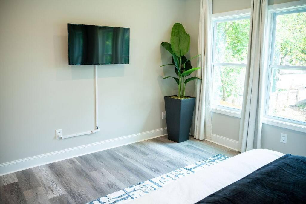 Brand New: Urban Oasis 5 Min From Mercedes Benz Atlanta Exterior photo